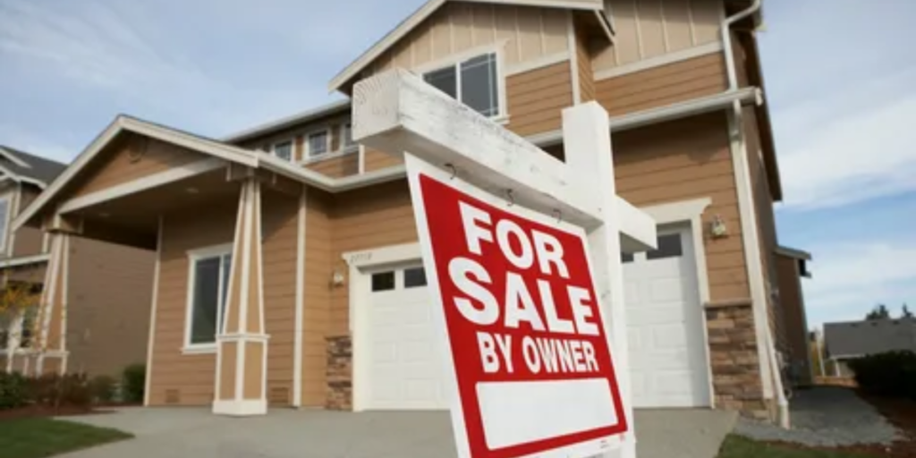 Toronto Housing Market: Plunging Listings Drive Prices Higher